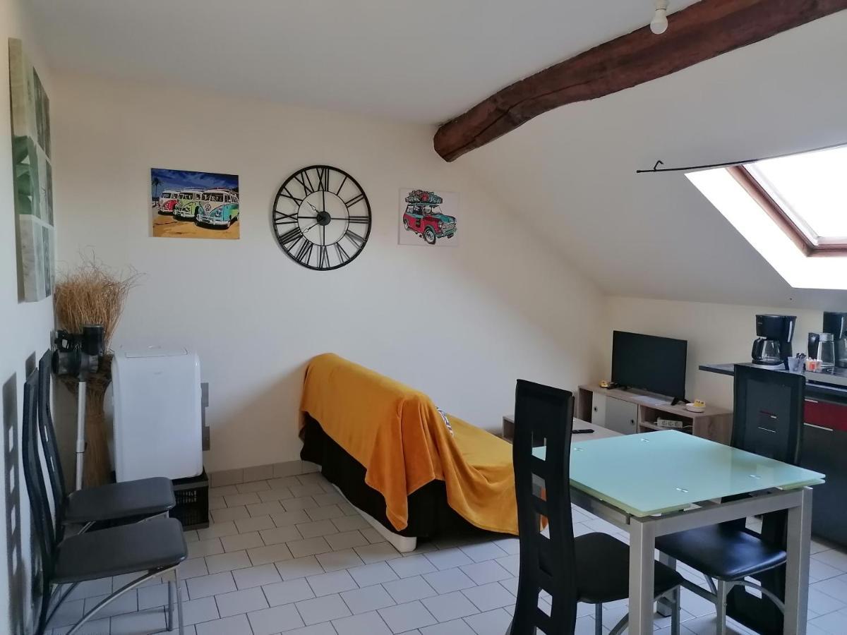 Appartement Climatise Avec Parking Prive A Doue La Fontaine Exteriér fotografie
