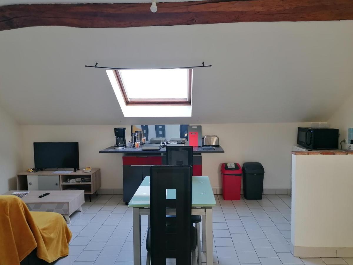 Appartement Climatise Avec Parking Prive A Doue La Fontaine Exteriér fotografie